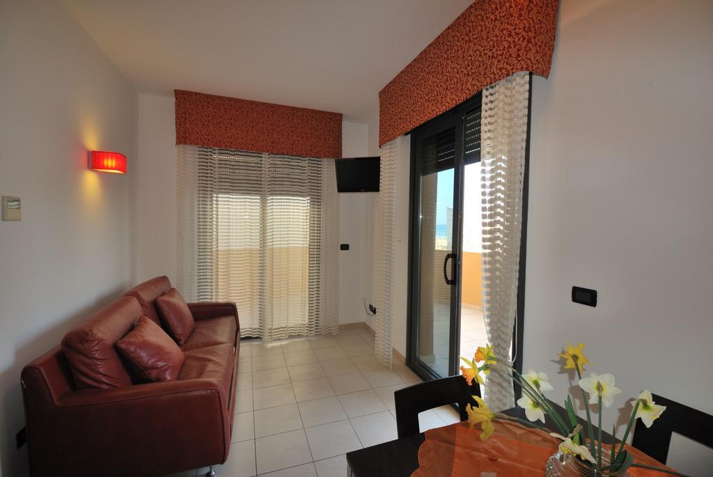 Domus Apart-hotel 4*