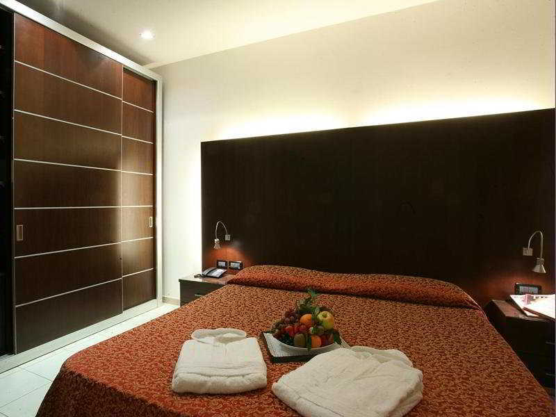 Domus Apart-hotel 4*
